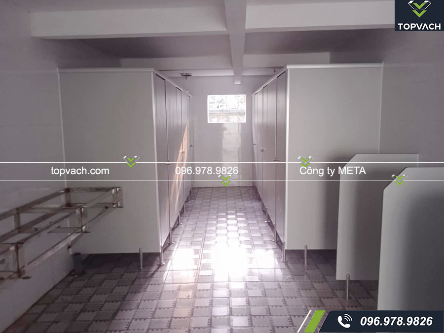 Vách ngăn vệ sinh trường THCS Tiên Phương