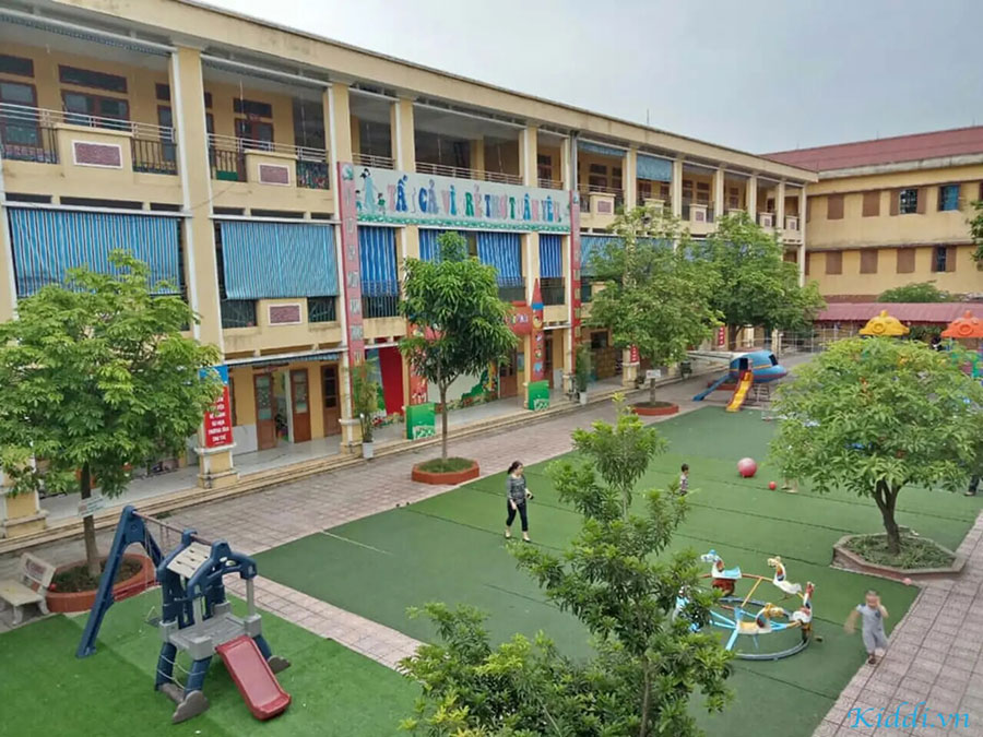 Lắp đặt vách ngăn vệ sinh trường mầm non 1-6