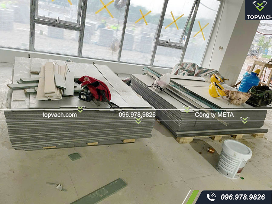 Lắp đặt vách ngăn vệ sinh trường cao đẳng Y - Dược Thăng Long