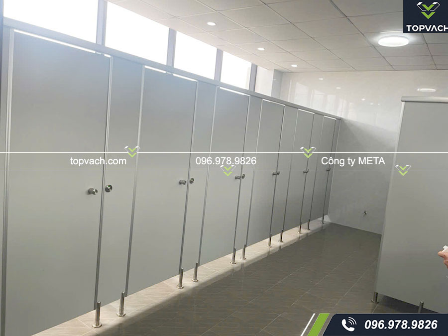 Lắp đặt vách ngăn vệ sinh compact cho nhà máy jcm2 bắc giang