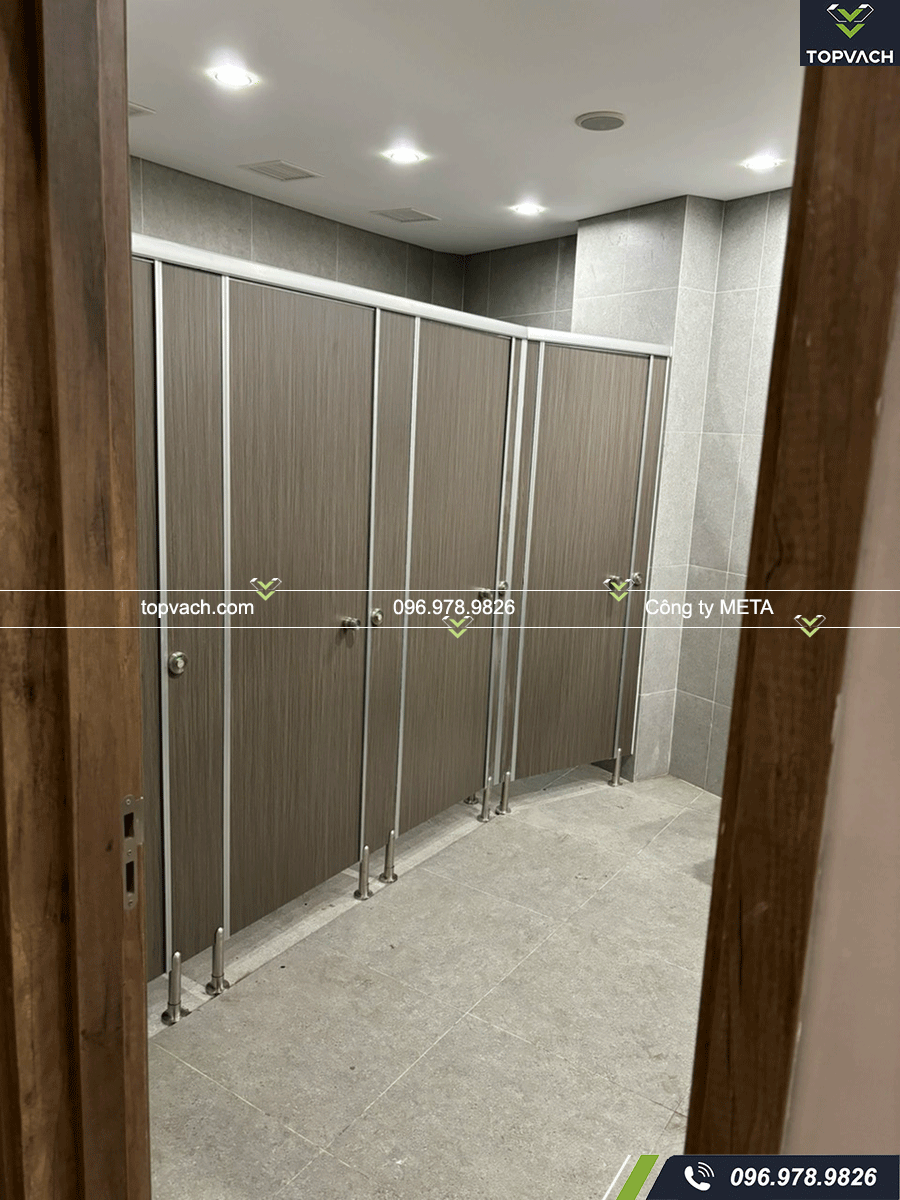 Lắp đặt dự án vách ngăn vệ sinh cho Swan Lake Ecopark