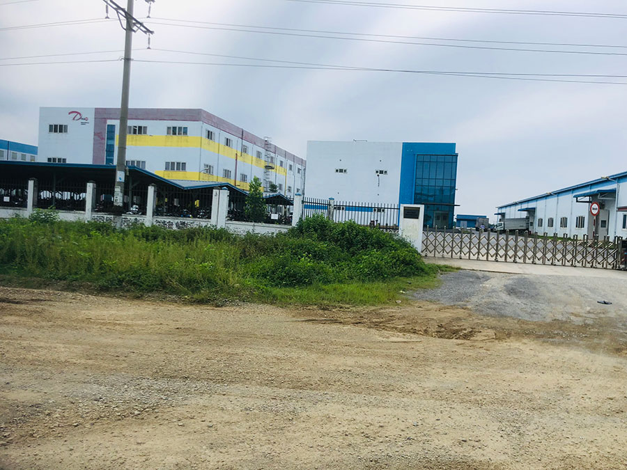 Lắp đặt vách ngăn vệ sinh cho nhà máy JY Hà Nam