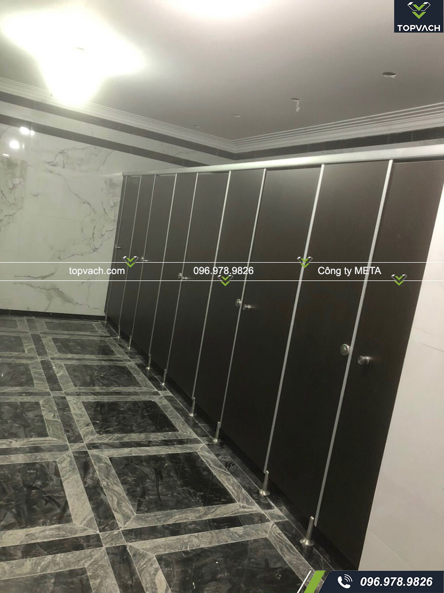 Thi công 80m2 vách ngăn vệ sinh tại VIB 55 Điện Biên Phủ