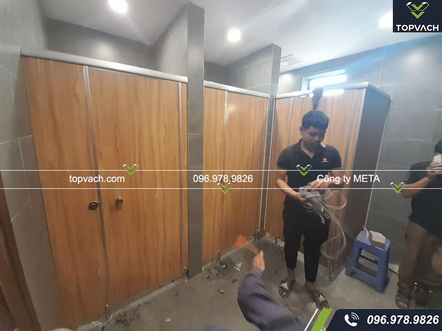 Thi công vách ngăn vệ sinh compact cho Trúc Lâm quán Tuệ