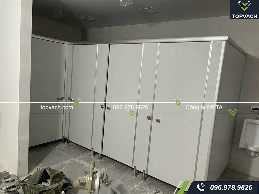 Lắp đặt vách ngăn vệ sinh cho bệnh viện đa khoa Quốc tế Vinmec Hạ Long