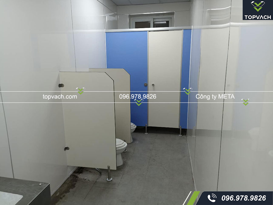 Thi công vách ngăn vệ sinh cho Trường tiểu học Chu Văn An