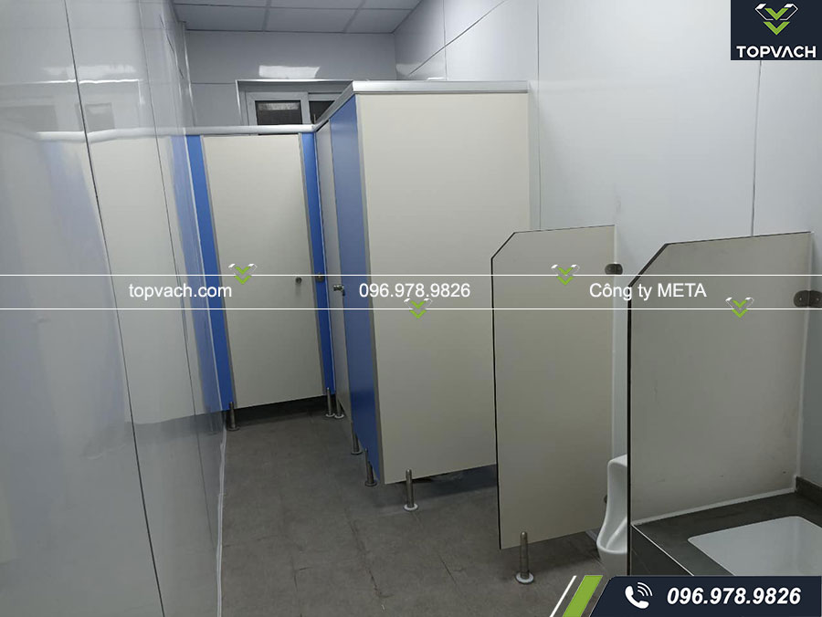 Thi công vách ngăn vệ sinh cho Trường tiểu học Chu Văn An